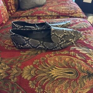 Time Tru Shoes Womens 10 Snake Skin Printed Low Top Comfort New